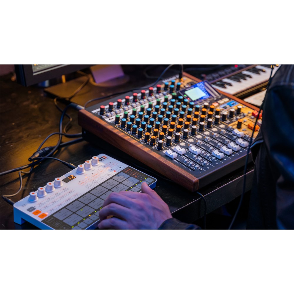 12 Track Live Recording Console - Amber Tech