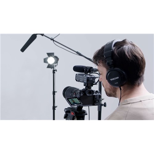 CA-XLR2d-F_l_fujifilm