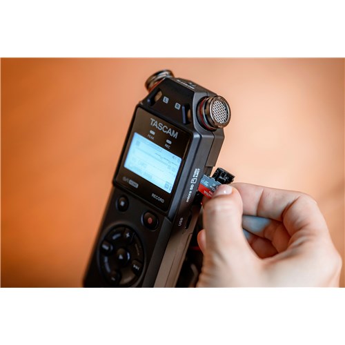 dr-05xp_l_large_recording_capacity